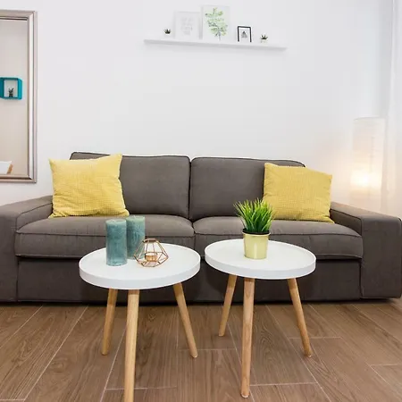 Urban Apartment *