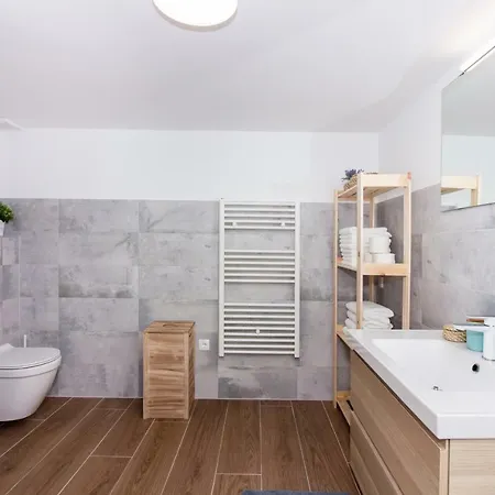 Urban Apartment Split